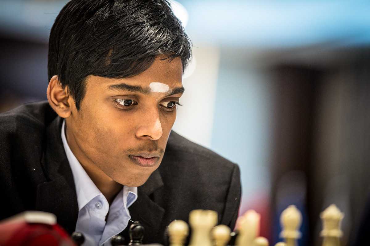 R Praggnanandhaa Chess: According to live ratings, Indian Grand Master R Praggnanandhaa has surpassed Vishwanathan Anand. At the top of the Indian players' list is now him.